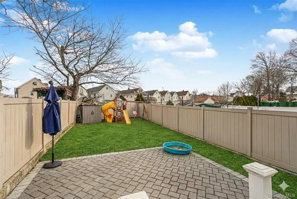 49 Llewellyn Place Staten Island NY 10310