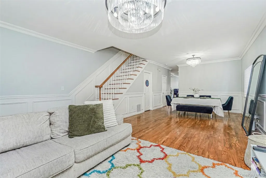 49 Llewellyn Place Staten Island NY 10310