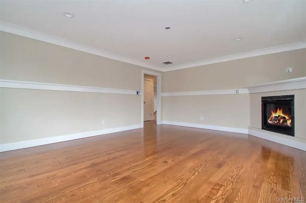 22 Avenue E Holbrook NY 11741