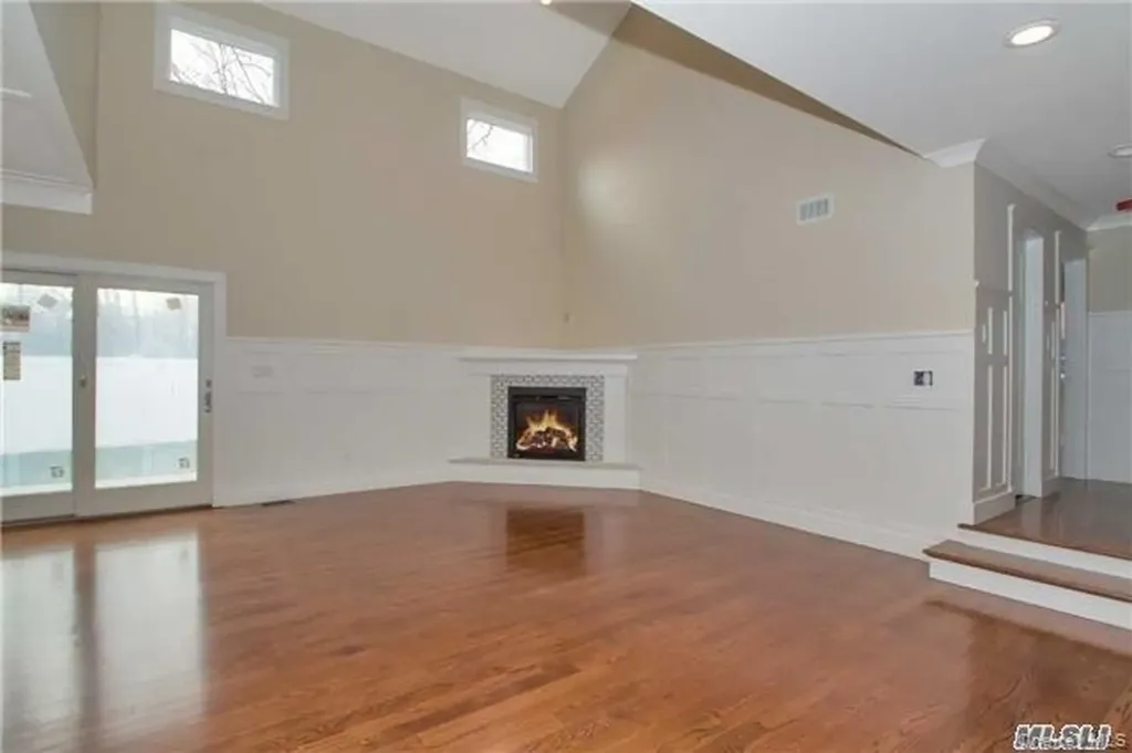 22 Avenue E Holbrook NY 11741