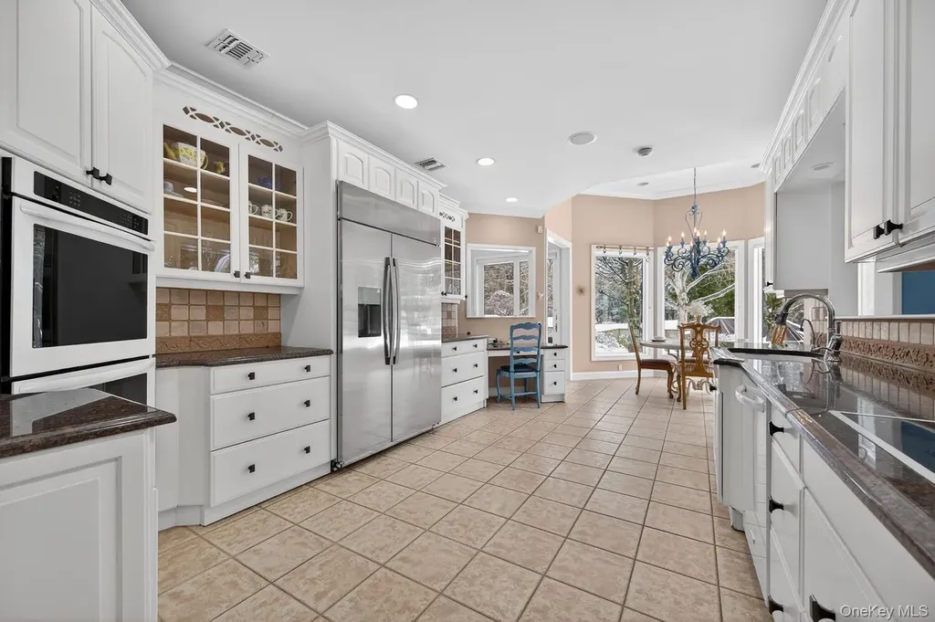 1 Hunting Lane Old Westbury NY 11568