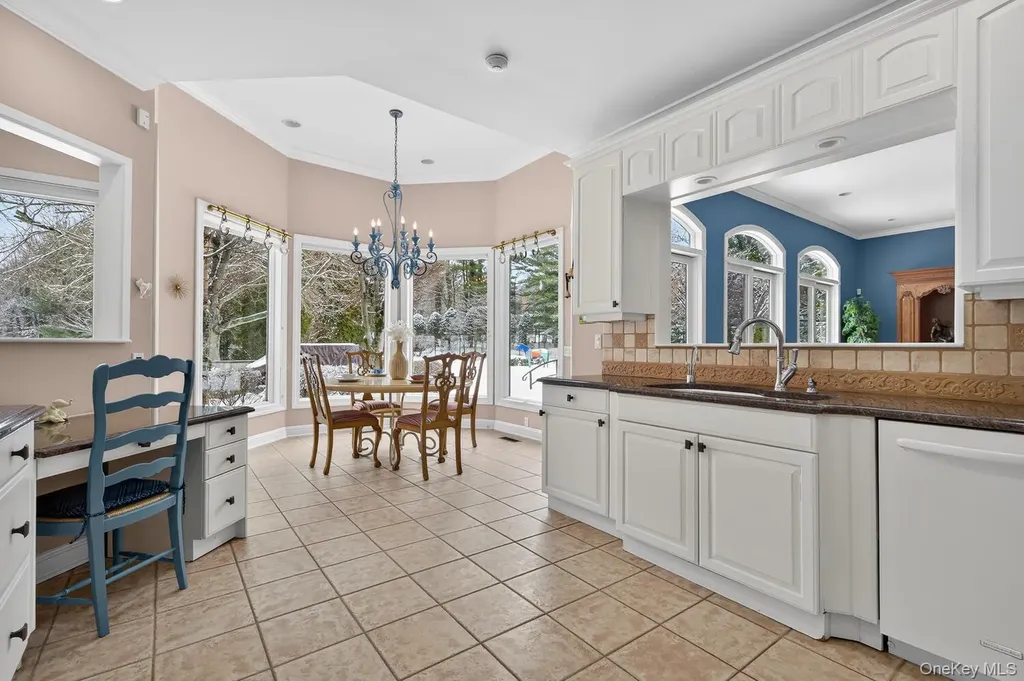 1 Hunting Lane Old Westbury NY 11568