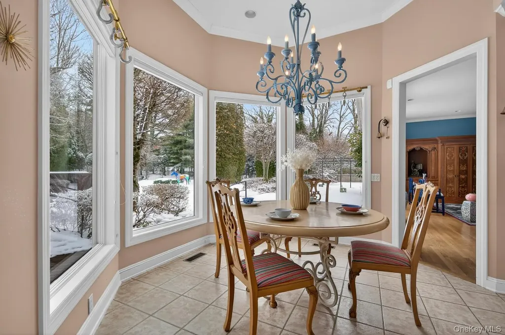 1 Hunting Lane Old Westbury NY 11568