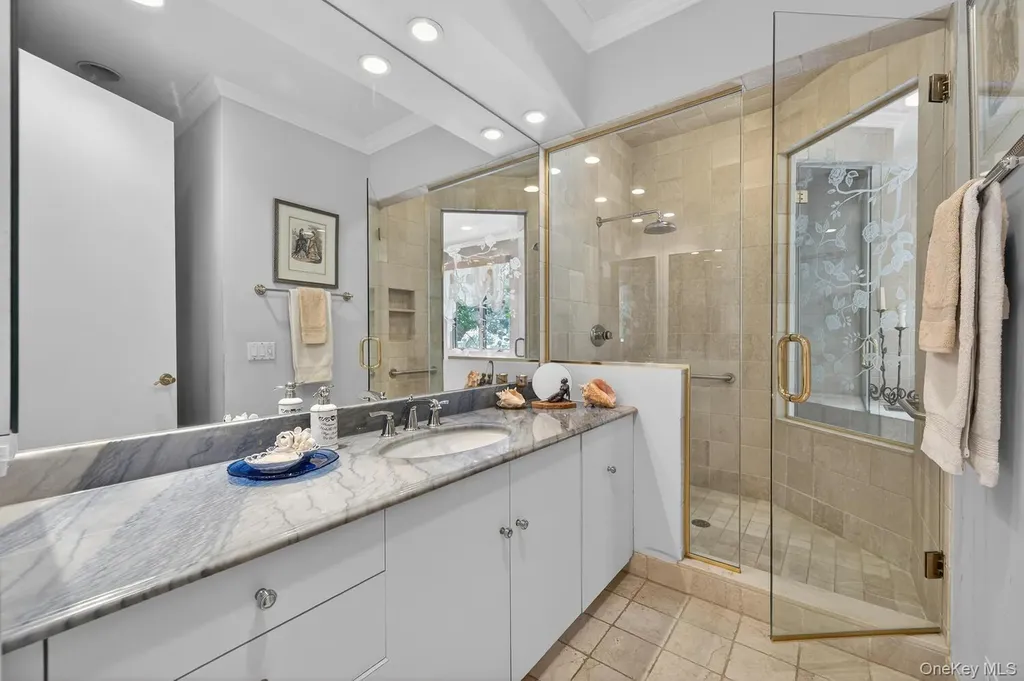 1 Hunting Lane Old Westbury NY 11568