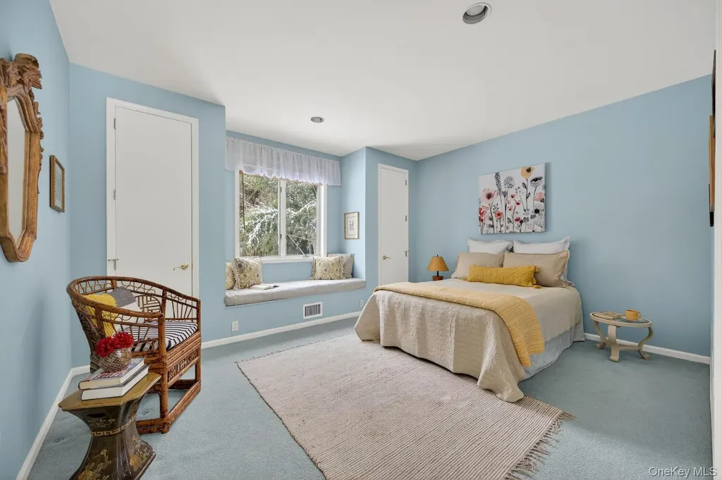1 Hunting Lane Old Westbury NY 11568