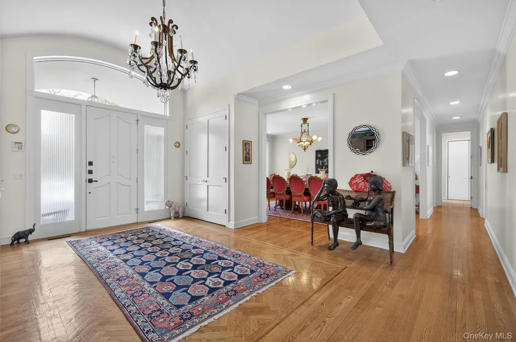 1 Hunting Lane Old Westbury NY 11568