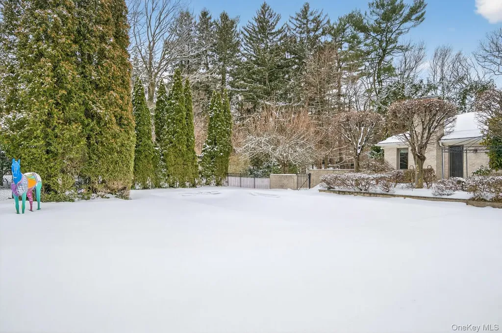 1 Hunting Lane Old Westbury NY 11568