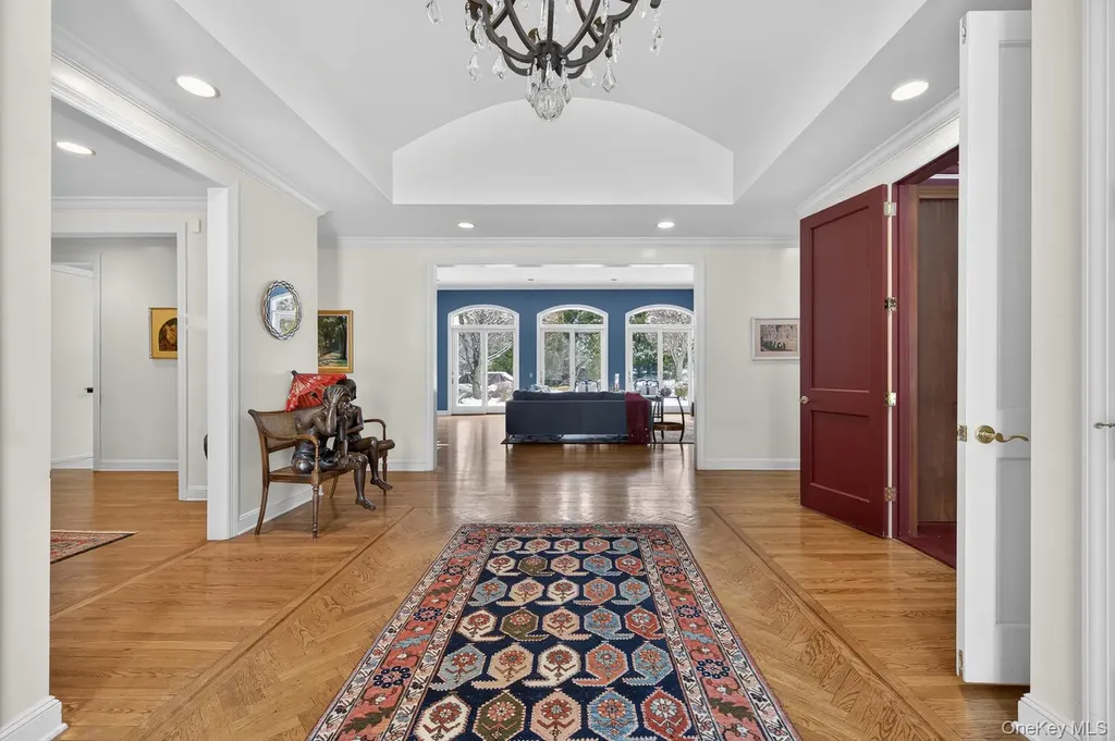 1 Hunting Lane Old Westbury NY 11568