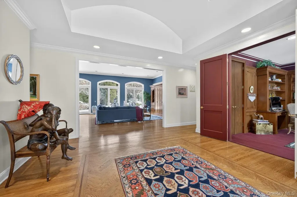 1 Hunting Lane Old Westbury NY 11568