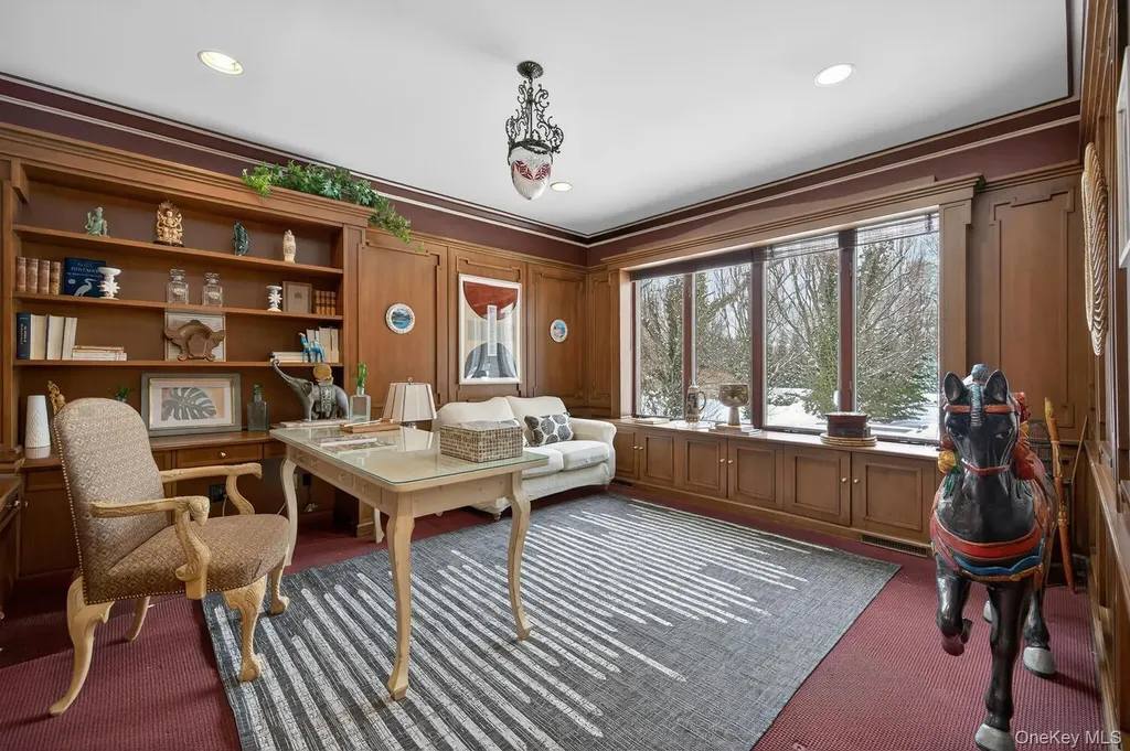1 Hunting Lane Old Westbury NY 11568