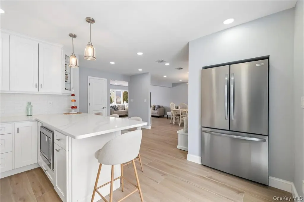 89 Ridge Lane Levittown NY 11756