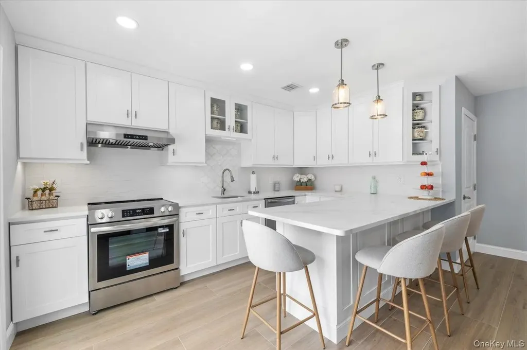 89 Ridge Lane Levittown NY 11756