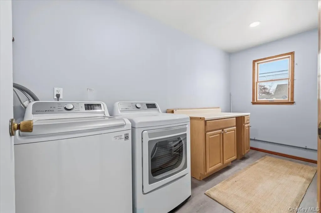 89 Ridge Lane Levittown NY 11756