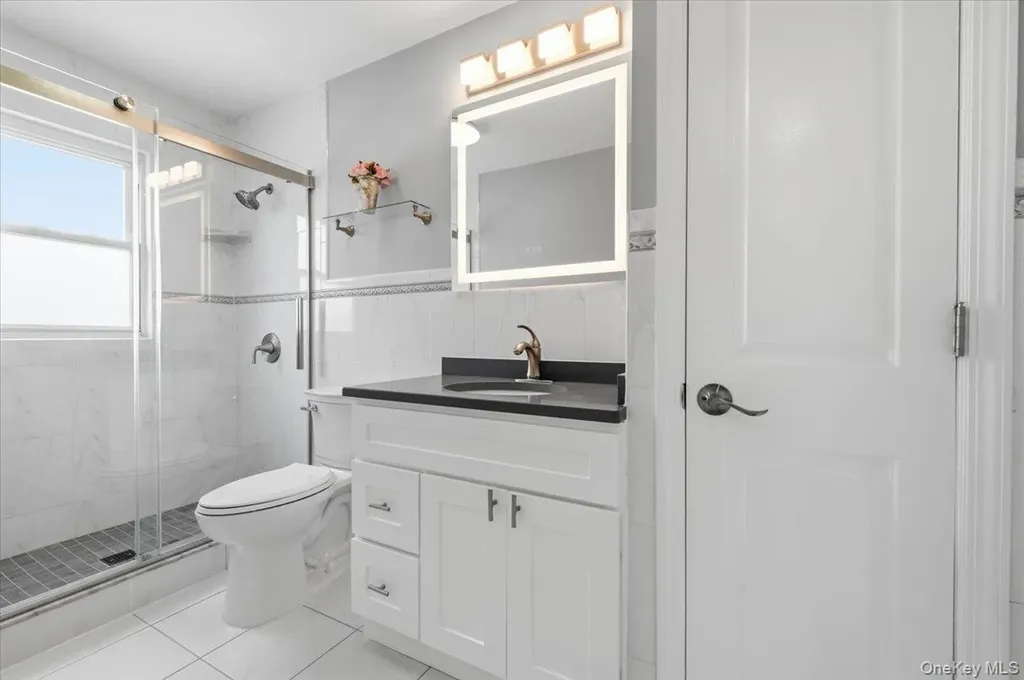 89 Ridge Lane Levittown NY 11756
