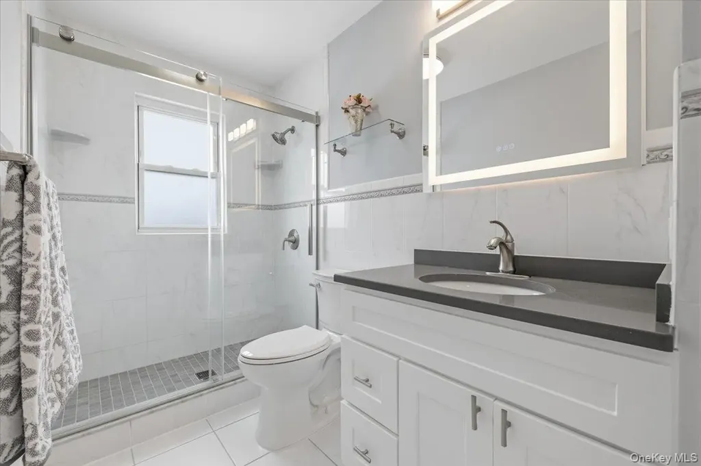 89 Ridge Lane Levittown NY 11756