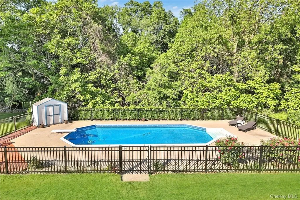 15 Pine Drive Stony Point NY 10980