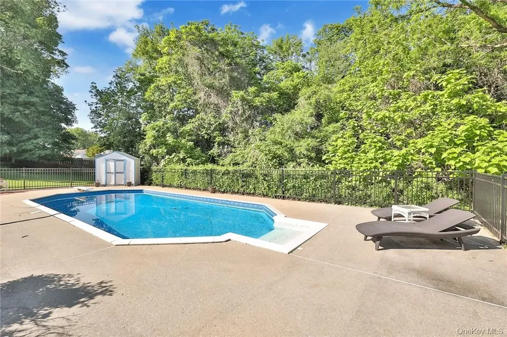 15 Pine Drive Stony Point NY 10980