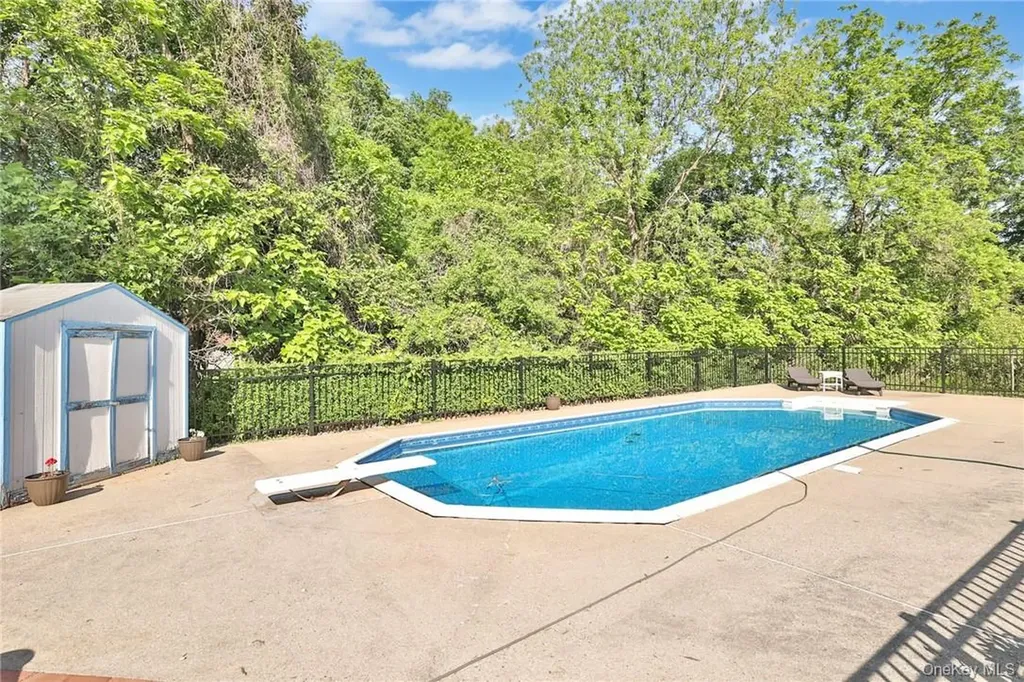 15 Pine Drive Stony Point NY 10980