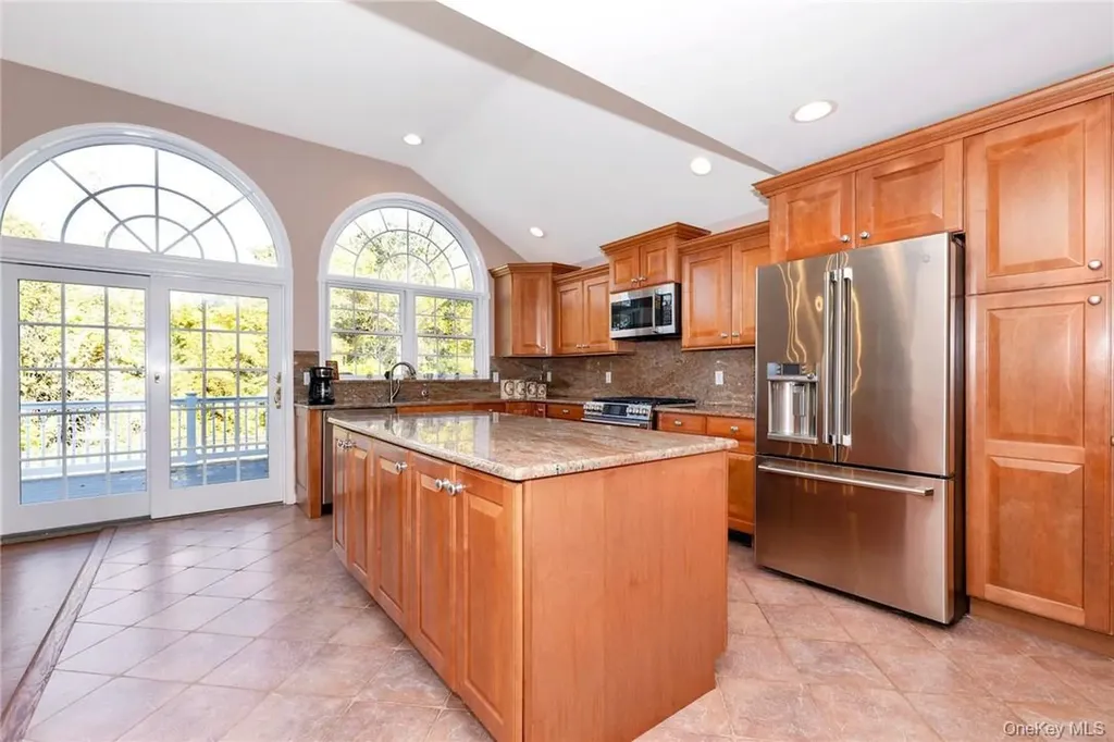 15 Pine Drive Stony Point NY 10980