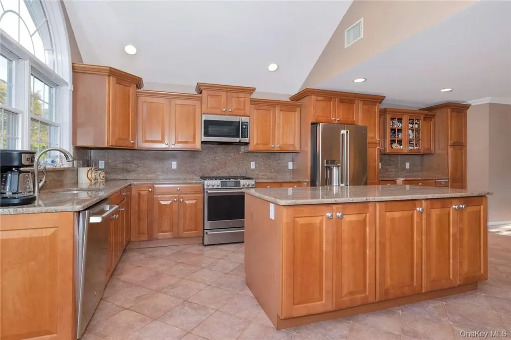 15 Pine Drive Stony Point NY 10980