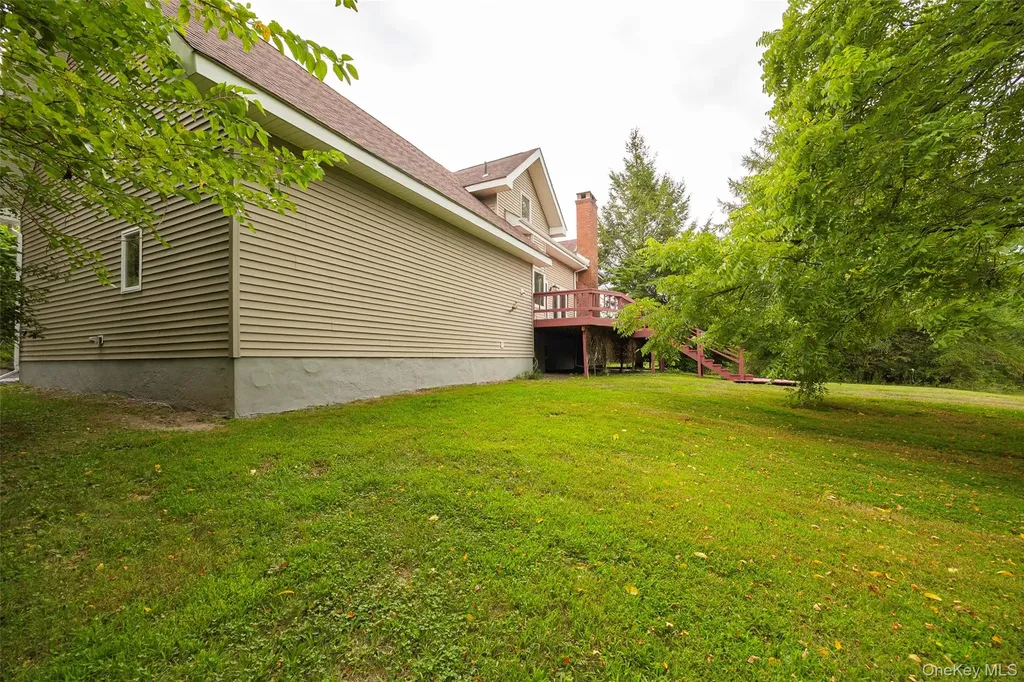 303 Freedom Road Pleasant Valley NY 12569