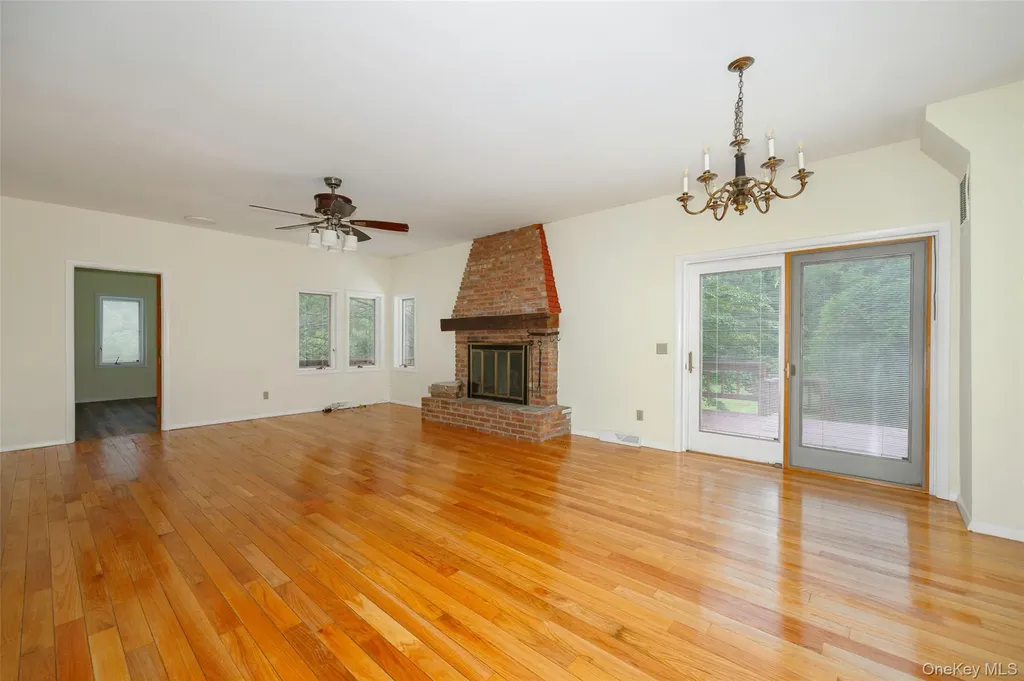 303 Freedom Road Pleasant Valley NY 12569