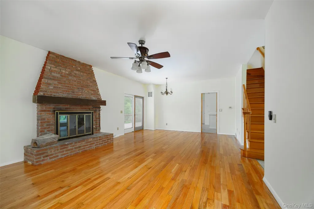 303 Freedom Road Pleasant Valley NY 12569