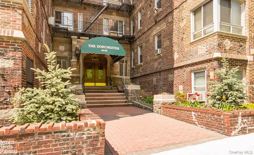 4445 Post Road Bronx NY 10471