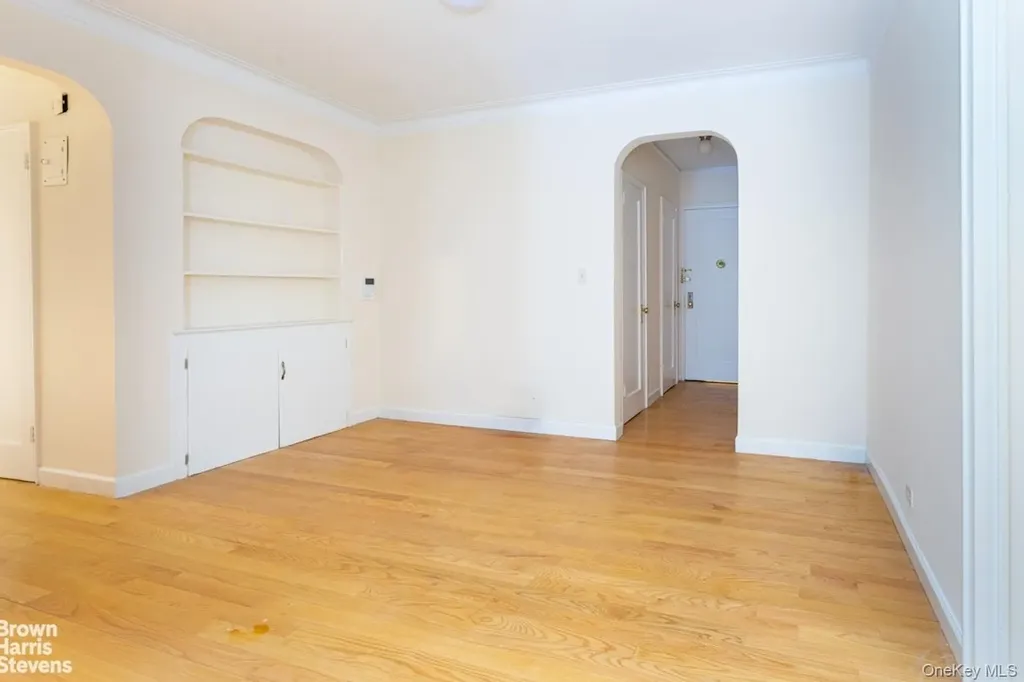 4445 Post Road Bronx NY 10471