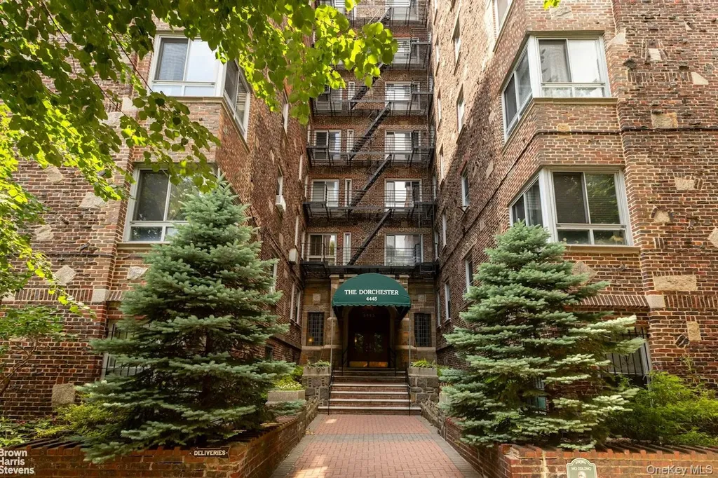 4445 Post Road Bronx NY 10471