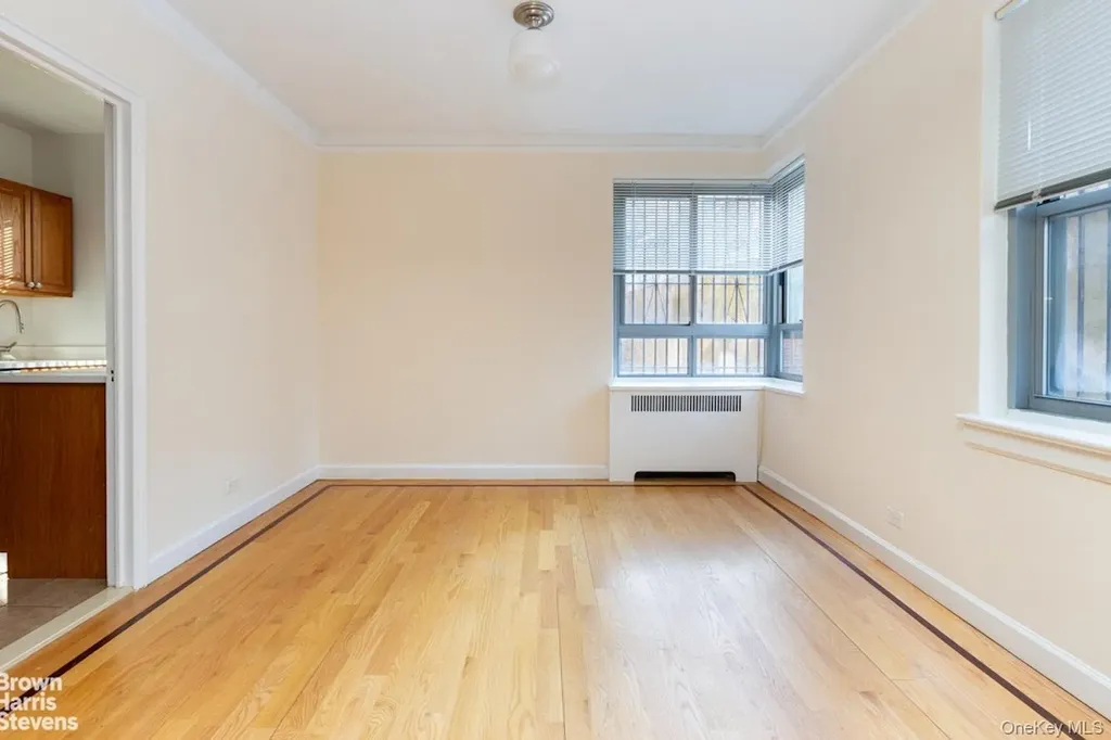 4445 Post Road Bronx NY 10471