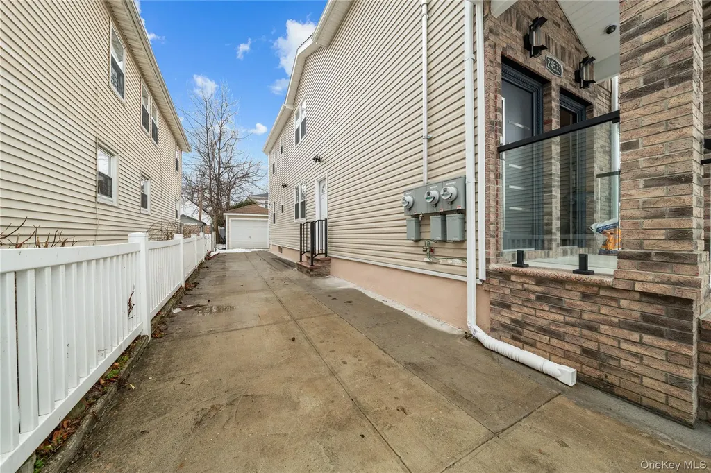 24533 147th Road Rosedale NY 11422