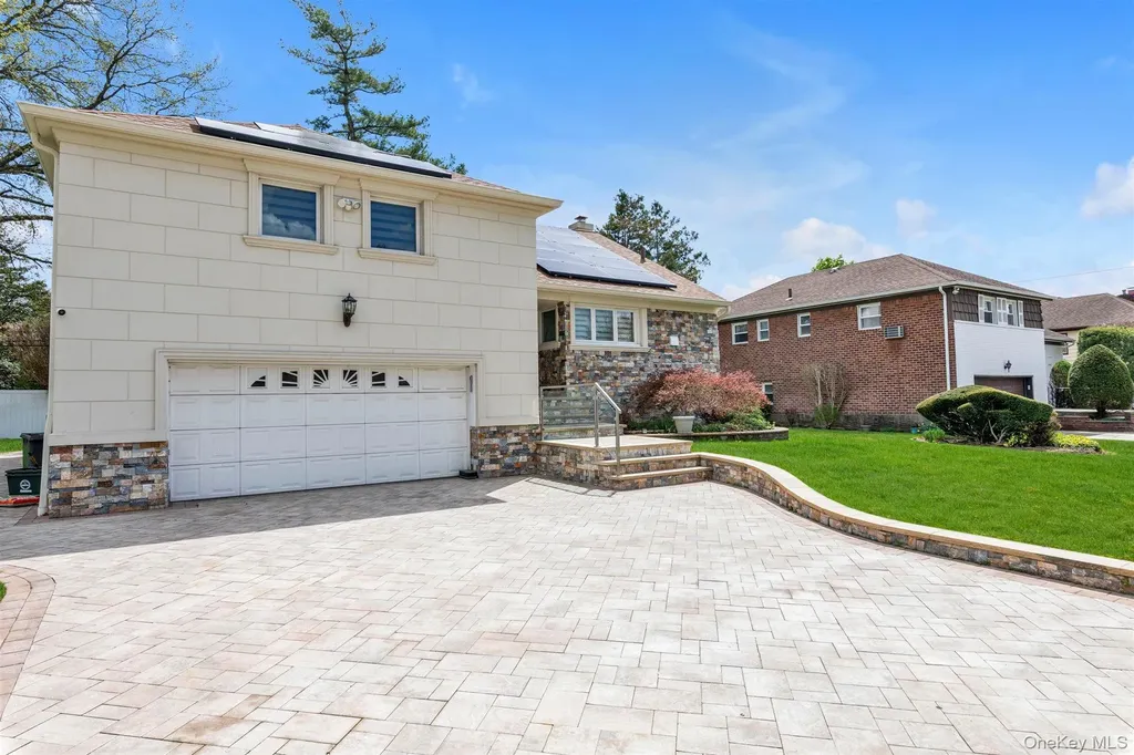 830 Pepperidge Road Westbury NY 11590