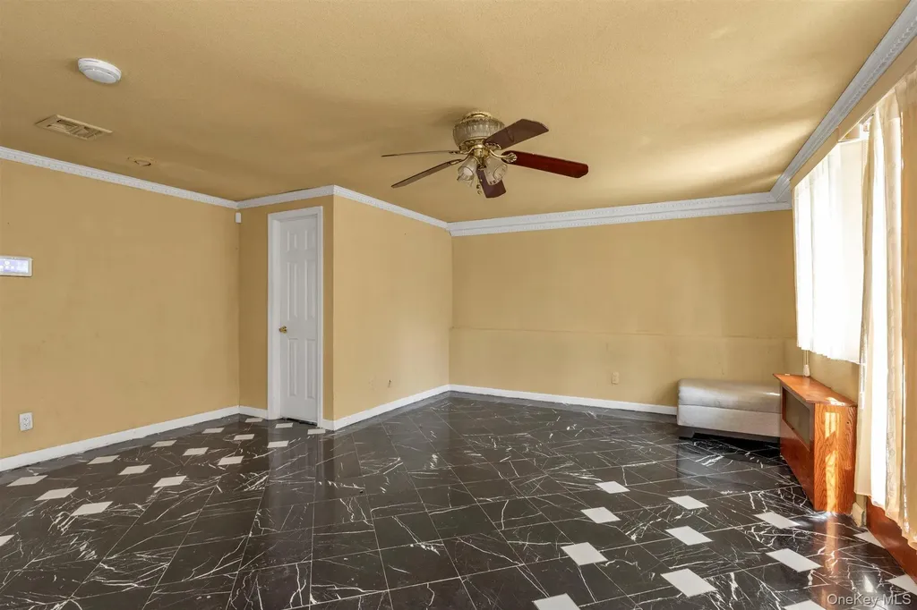830 Pepperidge Road Westbury NY 11590
