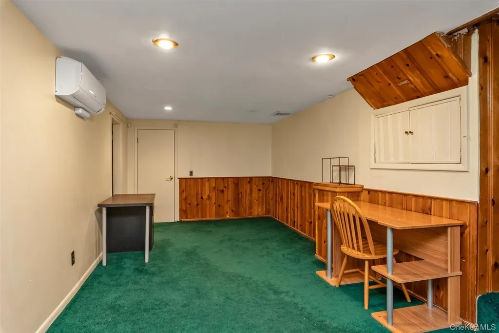 830 Pepperidge Road Westbury NY 11590