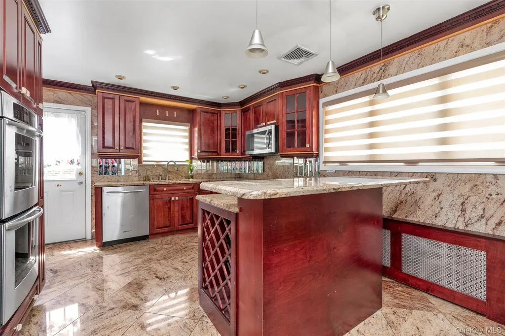 830 Pepperidge Road Westbury NY 11590
