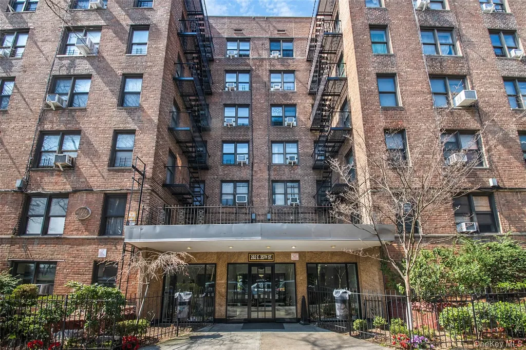 282 E 35th Street Brooklyn NY 11203
