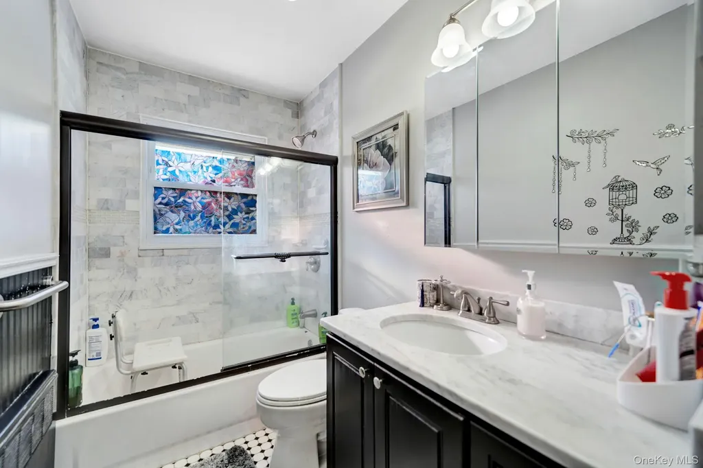 4 Cecil Place Hicksville NY 11801