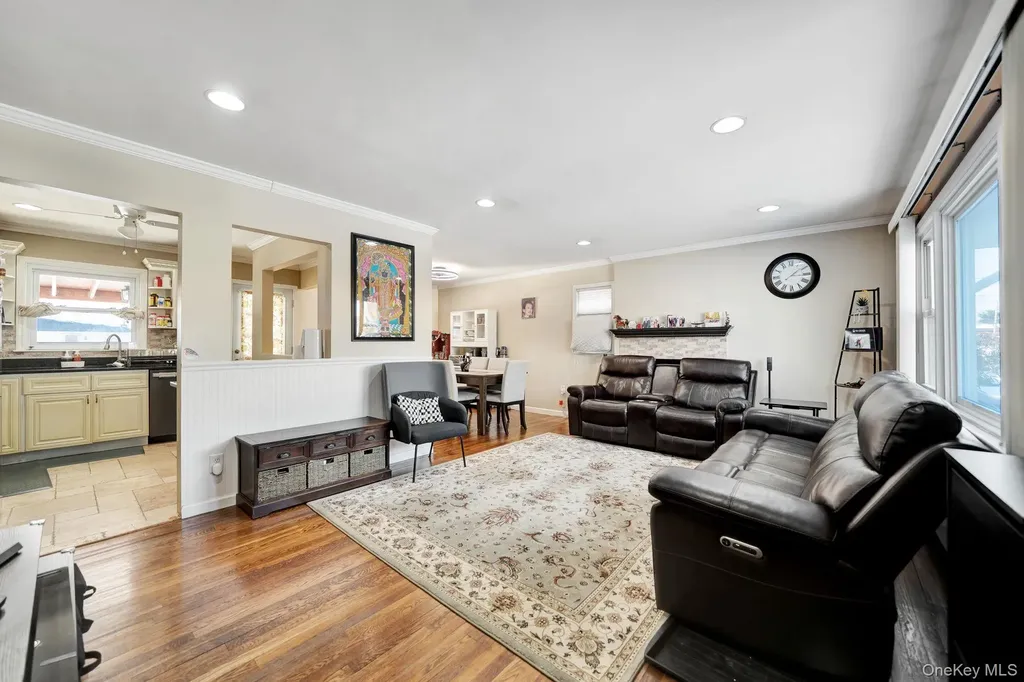 4 Cecil Place Hicksville NY 11801