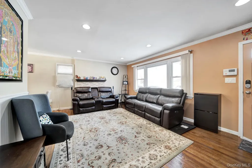 4 Cecil Place Hicksville NY 11801