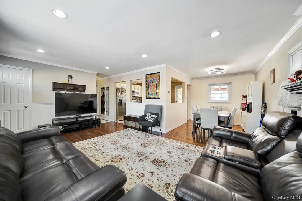 4 Cecil Place Hicksville NY 11801