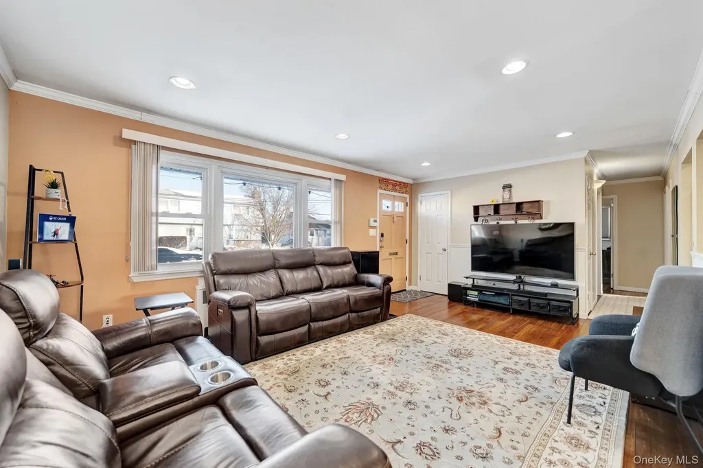 4 Cecil Place Hicksville NY 11801