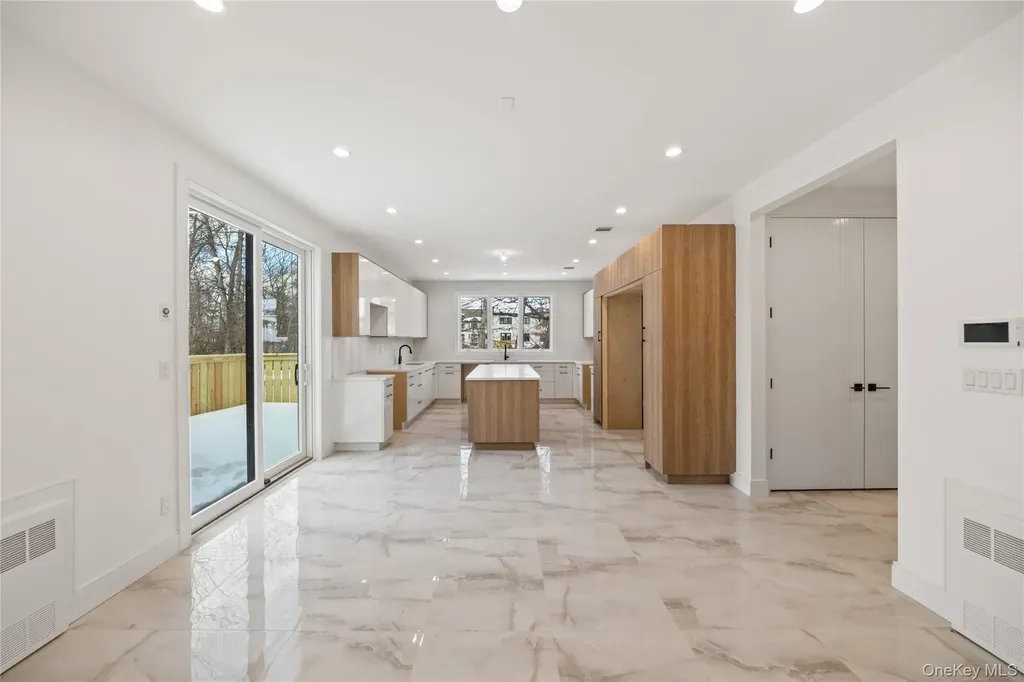 105 N Cole Avenue Spring Valley NY 10977
