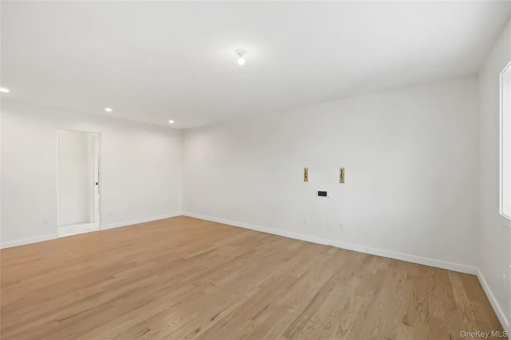 105 N Cole Avenue Spring Valley NY 10977