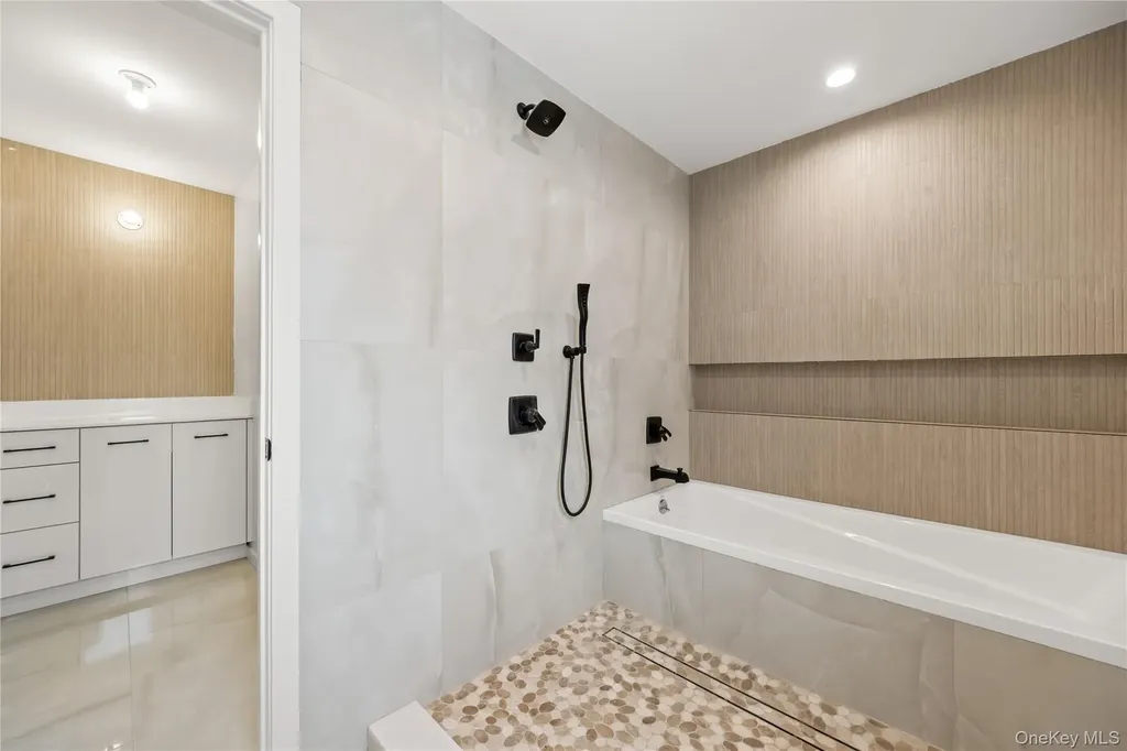105 N Cole Avenue Spring Valley NY 10977