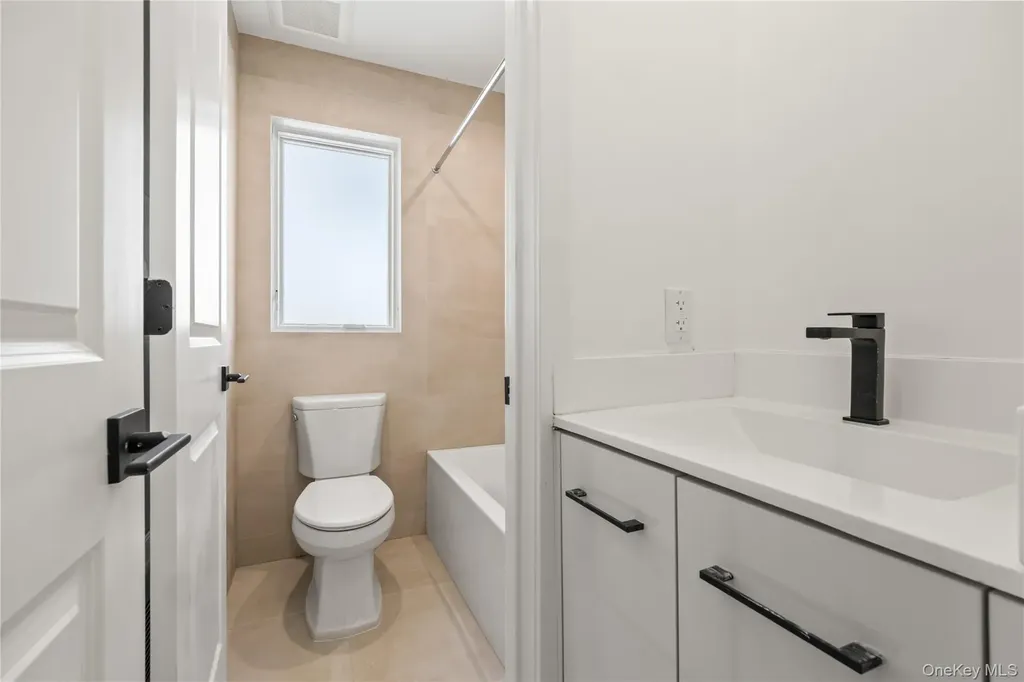 105 N Cole Avenue Spring Valley NY 10977
