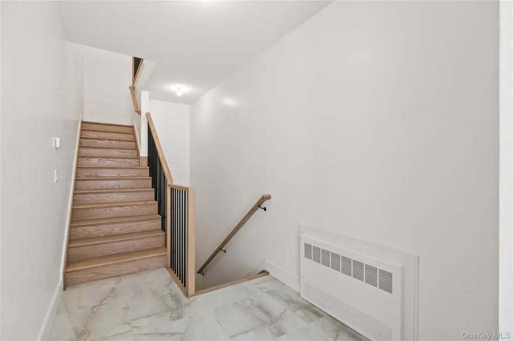 105 N Cole Avenue Spring Valley NY 10977