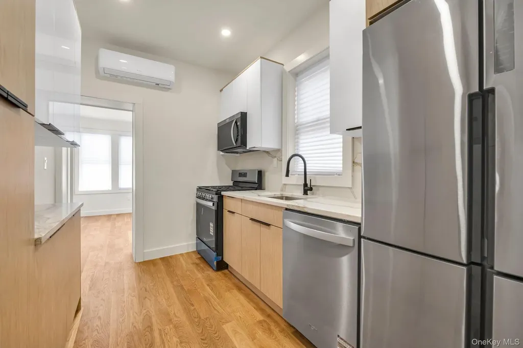 1517 Gillespie Avenue Bronx NY 10461