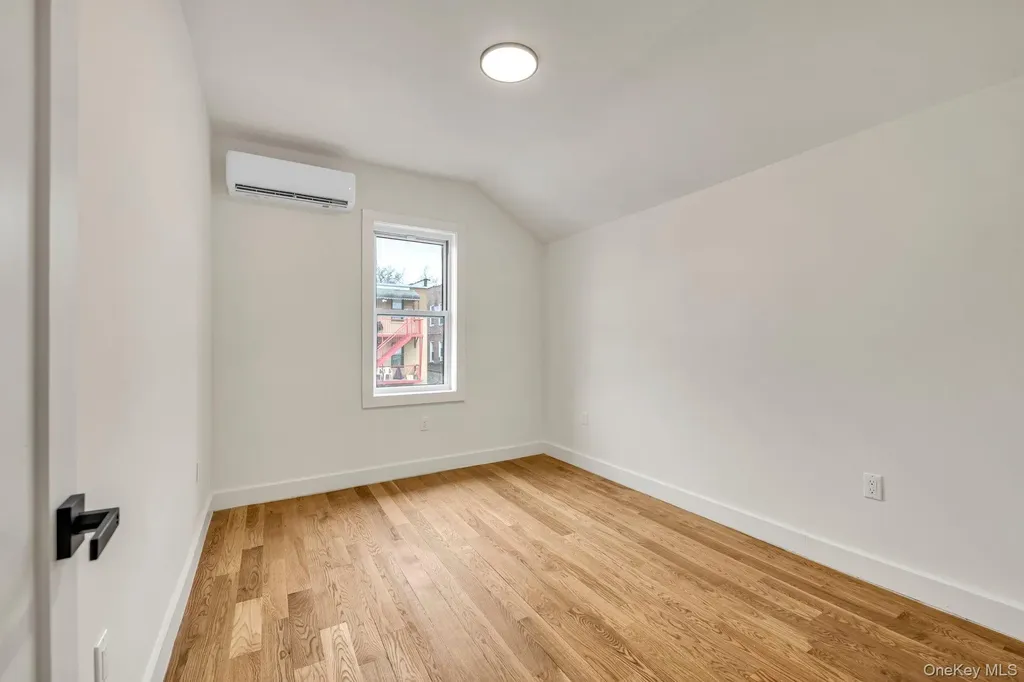 1517 Gillespie Avenue Bronx NY 10461