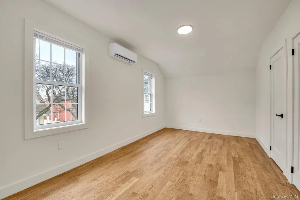 1517 Gillespie Avenue Bronx NY 10461